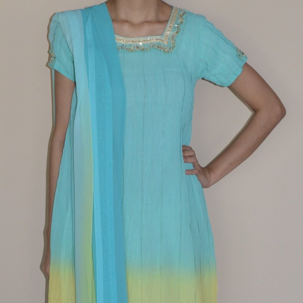 *** ELEGANT PASTEL COLORS PARTY WEAR SALAR KAMEEZ SIZE S - M ***